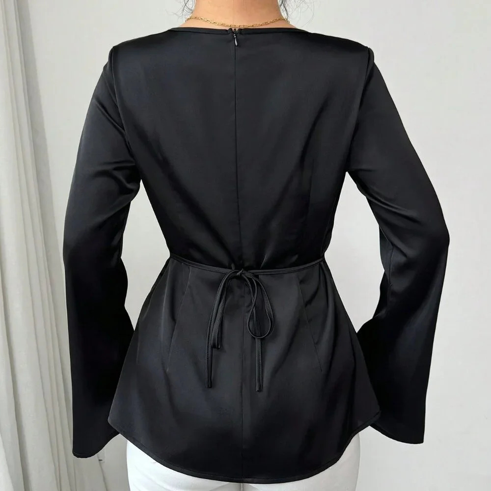 Black Elegant Women's Flowered V-Neck Flare Sleeve Waisted Long Sleeve Blouse - Picture 2 of 6